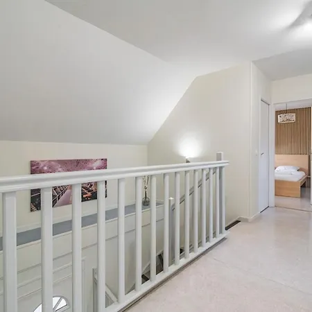Maison Harmonie 6 Chambres Parking Reims Champagne Feriehus Cormontreuil